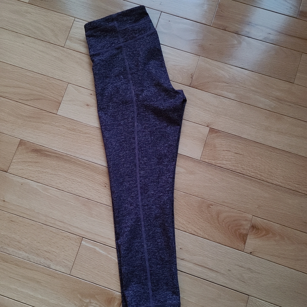 New Under Armour Purple Fitted Crop Legging Size XS